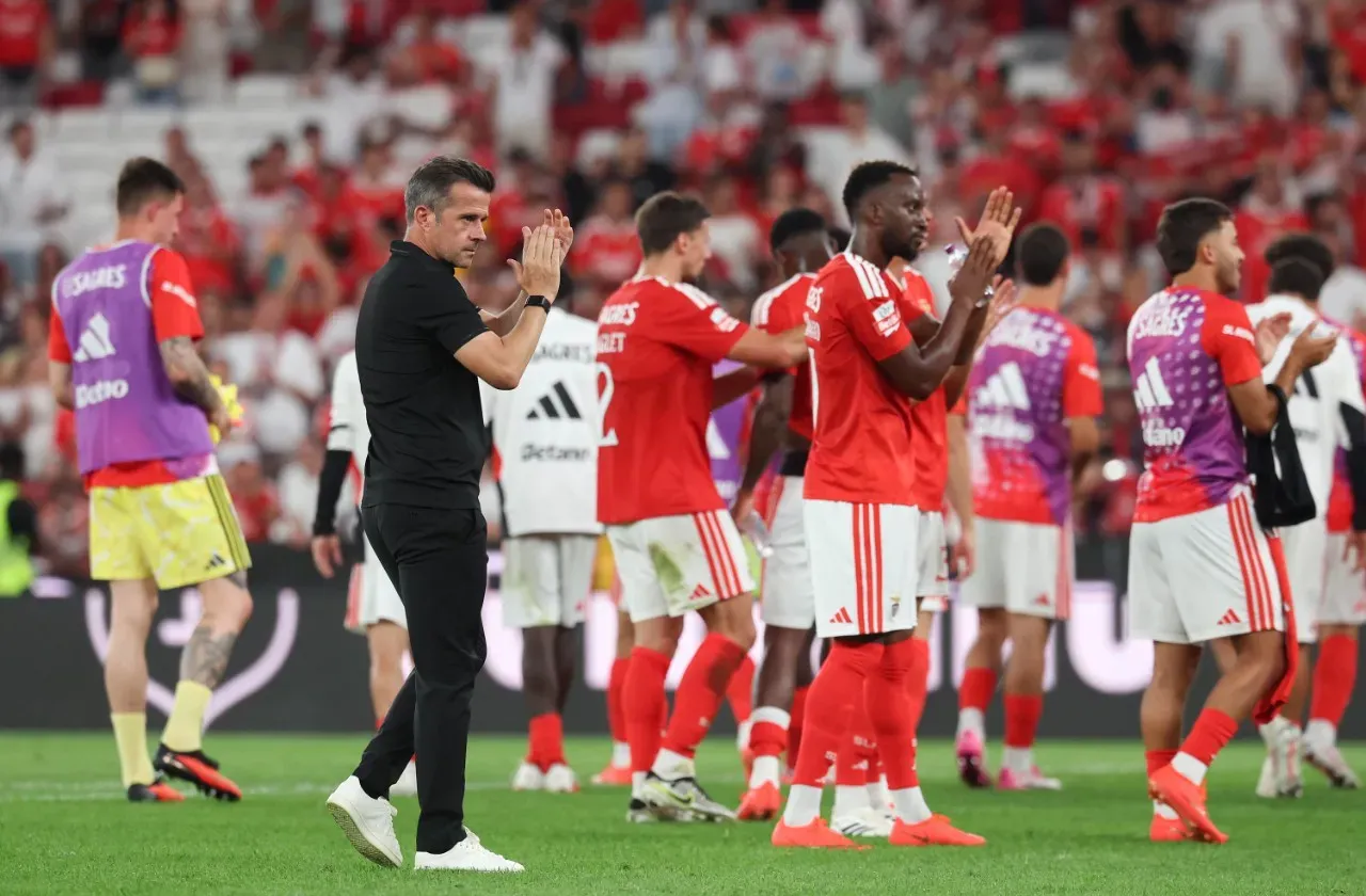 Marco Silva: "Vitória mais fraco? Seria um erro ir por aí"